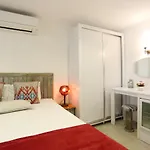 Mosso Boutique * Ula